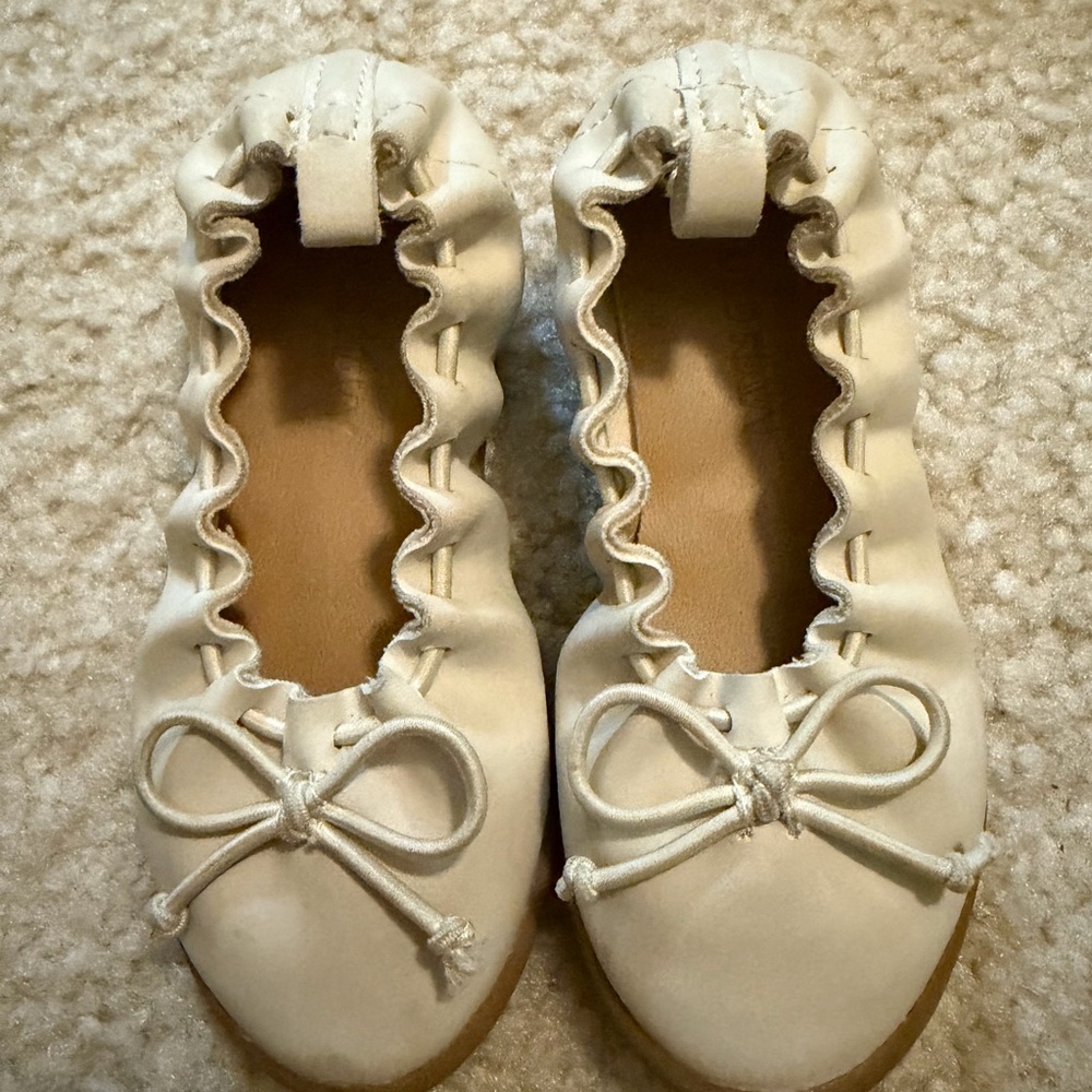 Cream Ruffled Ballet Flats